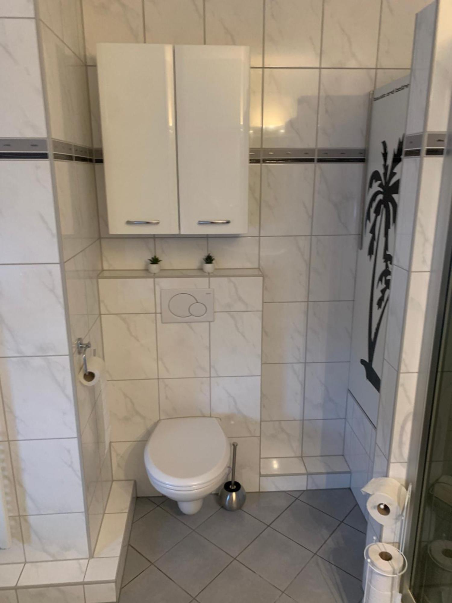 Mainpark Apartment 4 Schlafzimmer Bis Zu 10 Personen Direkt Ueber Aschaffapartment Bei Aschaffenburg Mainaschaff Extérieur photo