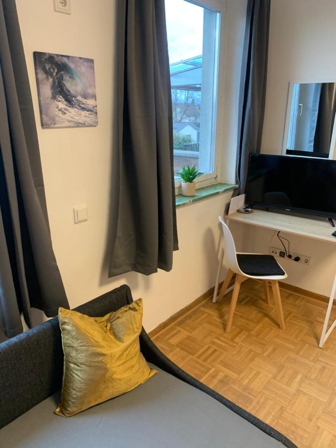 Mainpark Apartment 4 Schlafzimmer Bis Zu 10 Personen Direkt Ueber Aschaffapartment Bei Aschaffenburg Mainaschaff Extérieur photo