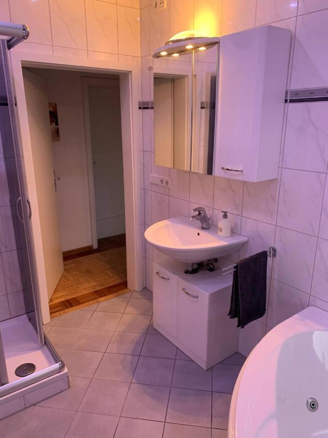 Mainpark Apartment 4 Schlafzimmer Bis Zu 10 Personen Direkt Ueber Aschaffapartment Bei Aschaffenburg Mainaschaff Extérieur photo
